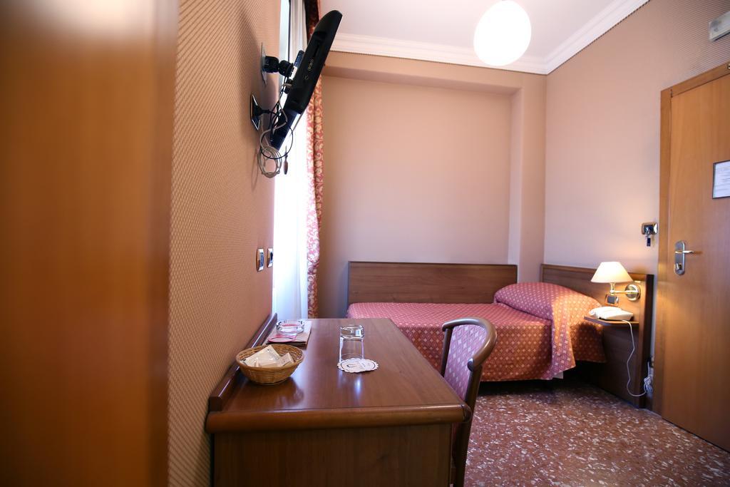 Hotel Derby Rom Zimmer foto